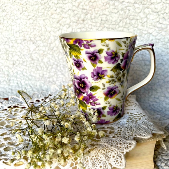 Fielder Keepsakes Violets Mug - Picture 1 of 1